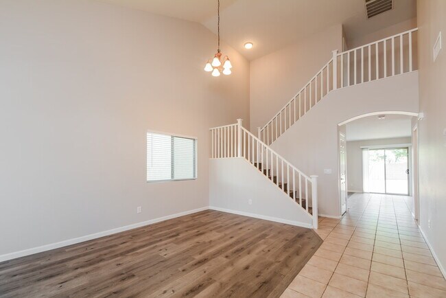 Photo - 3202 S Justin Dr