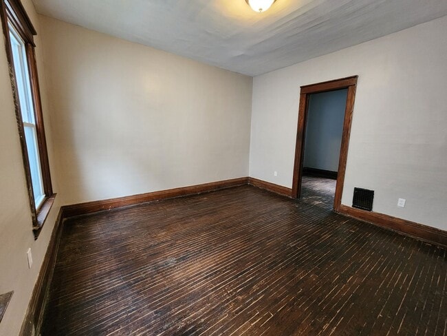 Photo - 94 Sobieski St Unidad 94 Sobieski St. Rear