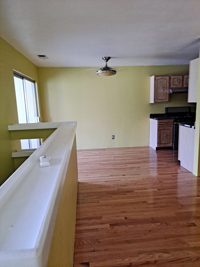 Building Photo - ALL PROSPECTIVE TENANTS MUST SUBMIT A $58 NON-REFUNDABLE APPLICATION FEE PER APPLICANT ONLINE AND...