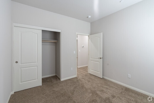 3BR, 2BA - 1,204SF