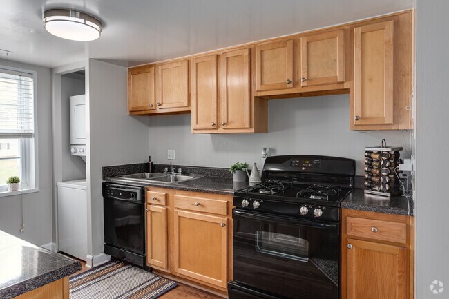 1BR, 1BA - 595 SF