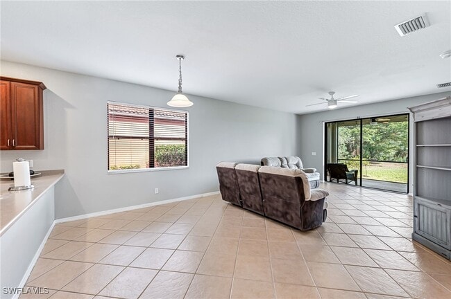 Building Photo - 12154 Country Day Cir Rental