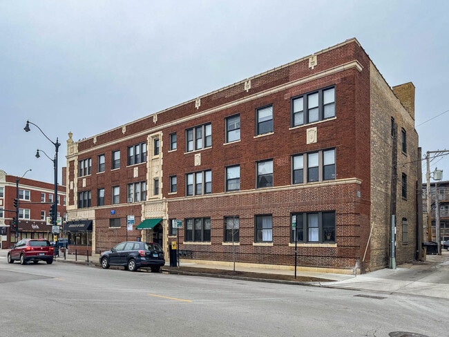 Building Photo - 2226 W Wilson Ave Unit J01W