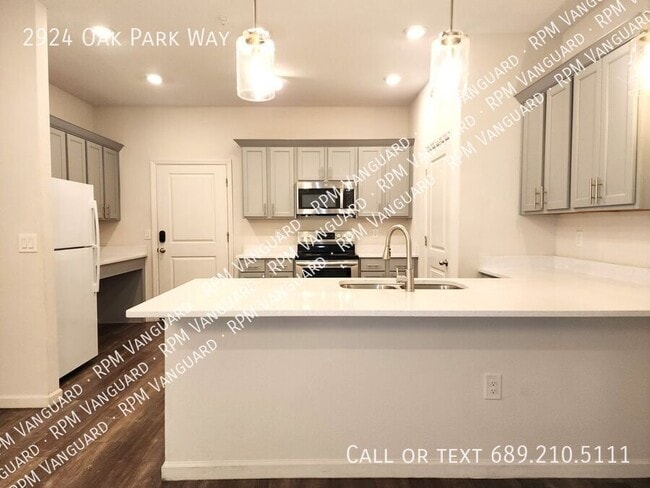 Photo - 2924 Oak Park Way