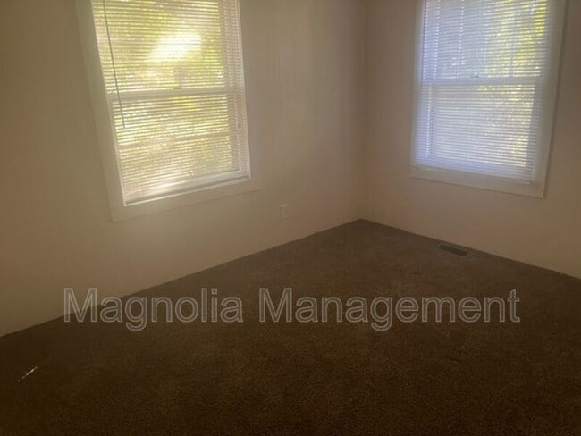 Photo - 413 Rollins Ave