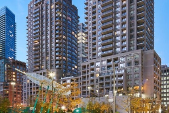 Building Photo - The Bay Club