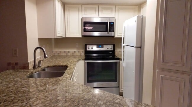 Photo - 1141 Deer Hollow Pl