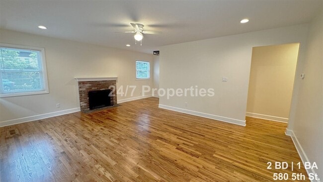 Photo - Remodeled 2 BD | 1BA Duplex - First Edition Lake Oswego