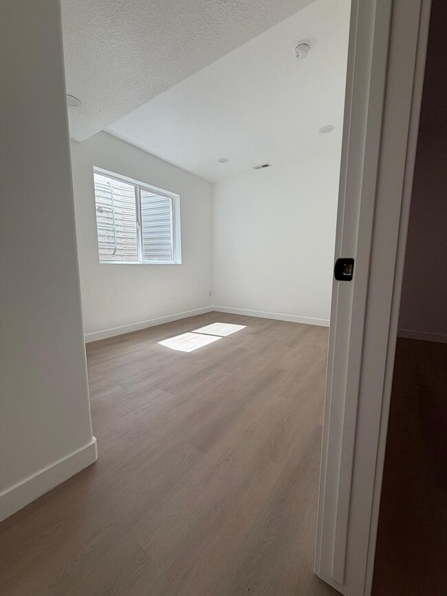 Photo - 13836 S Greenford Ln