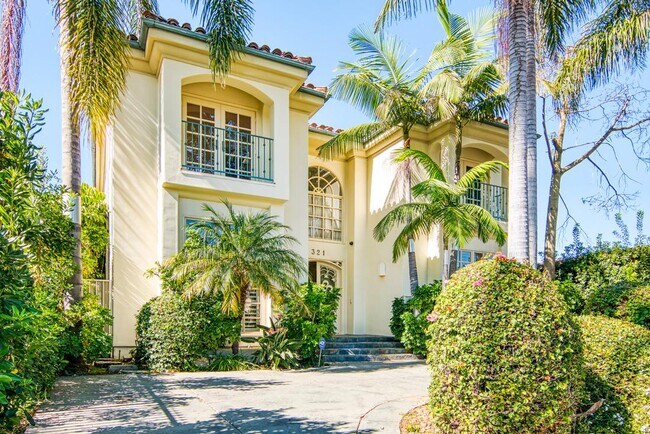 Photo - 321 S Palm Dr