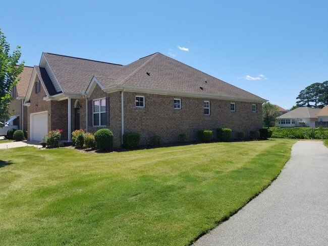 Photo - 164 Nautico Way