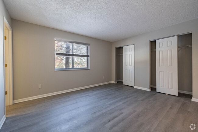 2BR, 2BA - 1,050SF - Primary Bedroom