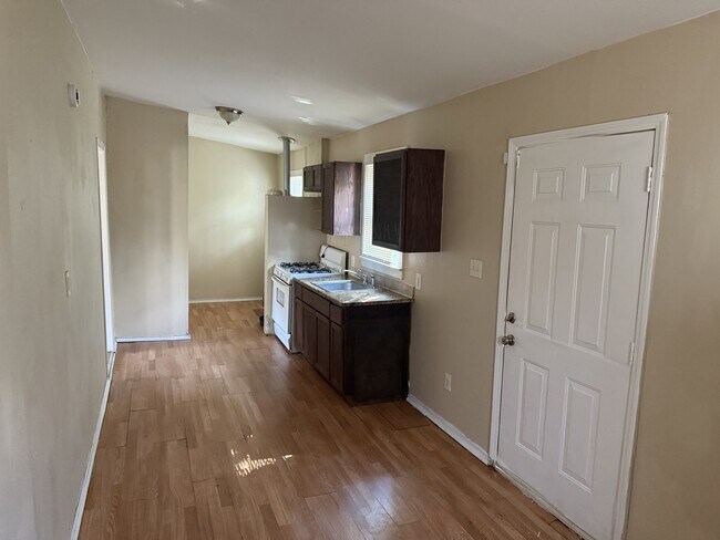 Photo - 413 N Hackberry St