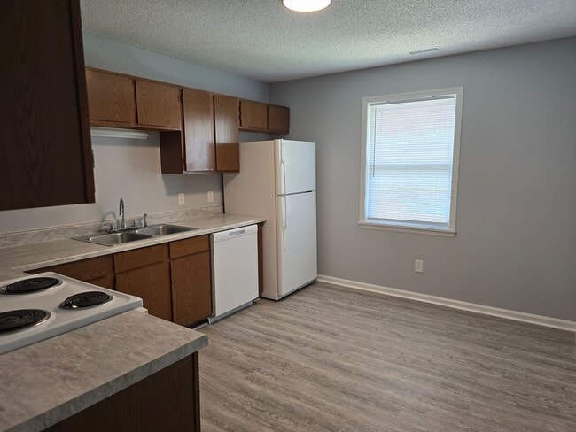 Photo - 2 Bedrooms/1 Bath Upstairs unit