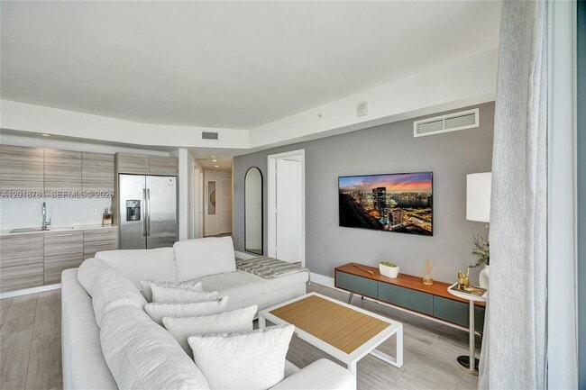 Photo - 121 NE 34th St Unit 2809
