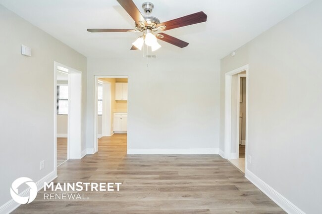 Photo - 832 Bethune Dr