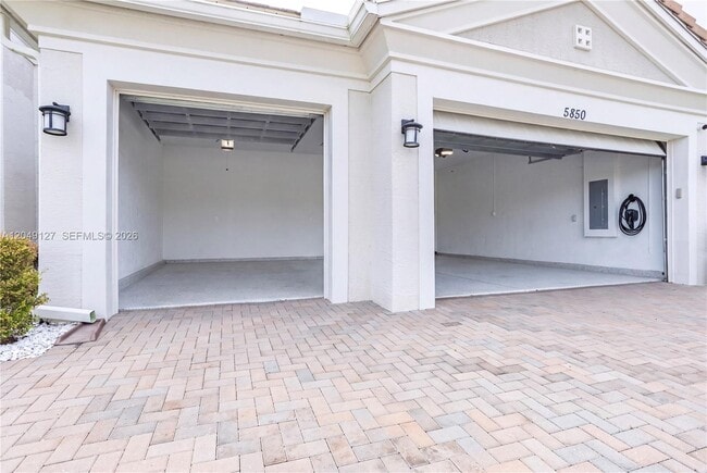 Photo - 5850 Whippoorwill Cir