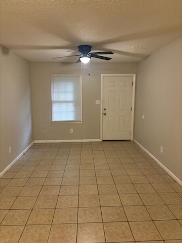 Photo - 211 8th Ave Drive