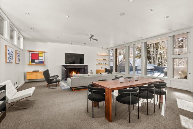 Photo - 506 W Hallam St