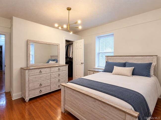 60 Broad St W Unit 2M