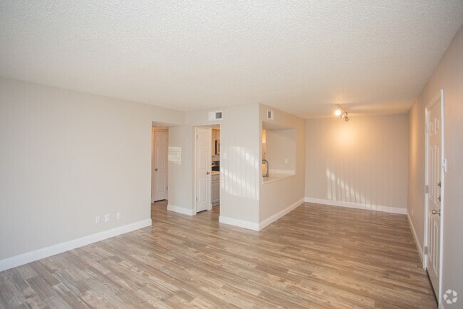1BR, 1BA - 701SF - A1