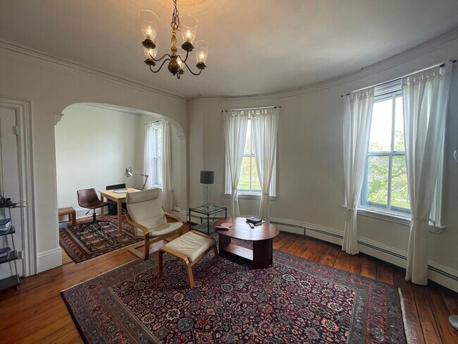 Photo - 811 E Broadway Unit 2