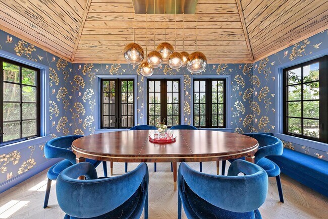 Photo - 3211 Washington Rd