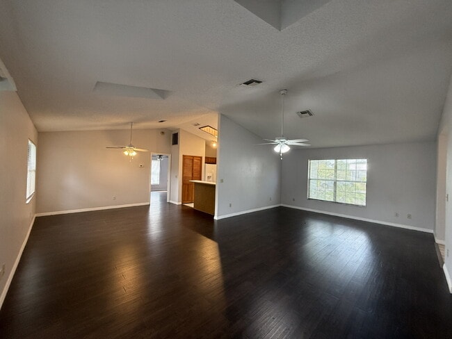 Photo - Charming 3 Bedroom with 2 Full Baths in Ca...