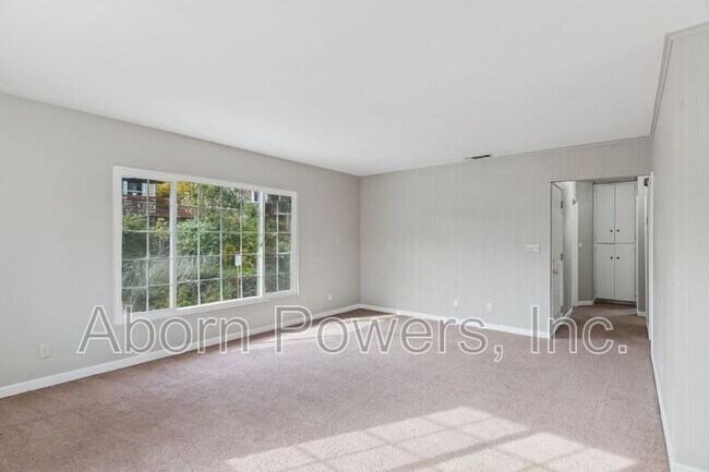 Photo - 1031 Spring St