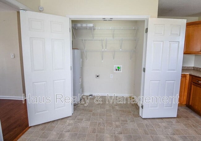 Photo - 955 Russet Dr