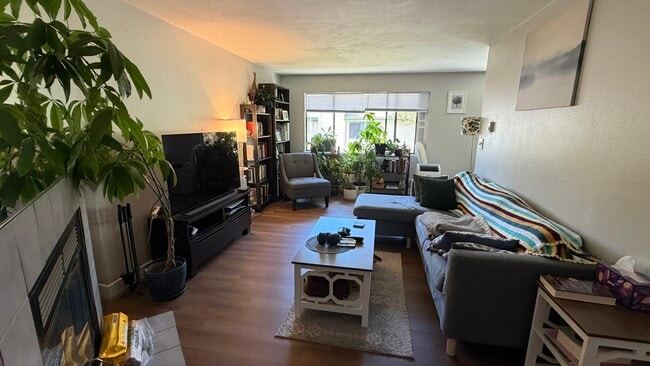 Building Photo - 1624 201st Pl SE Unit 6D