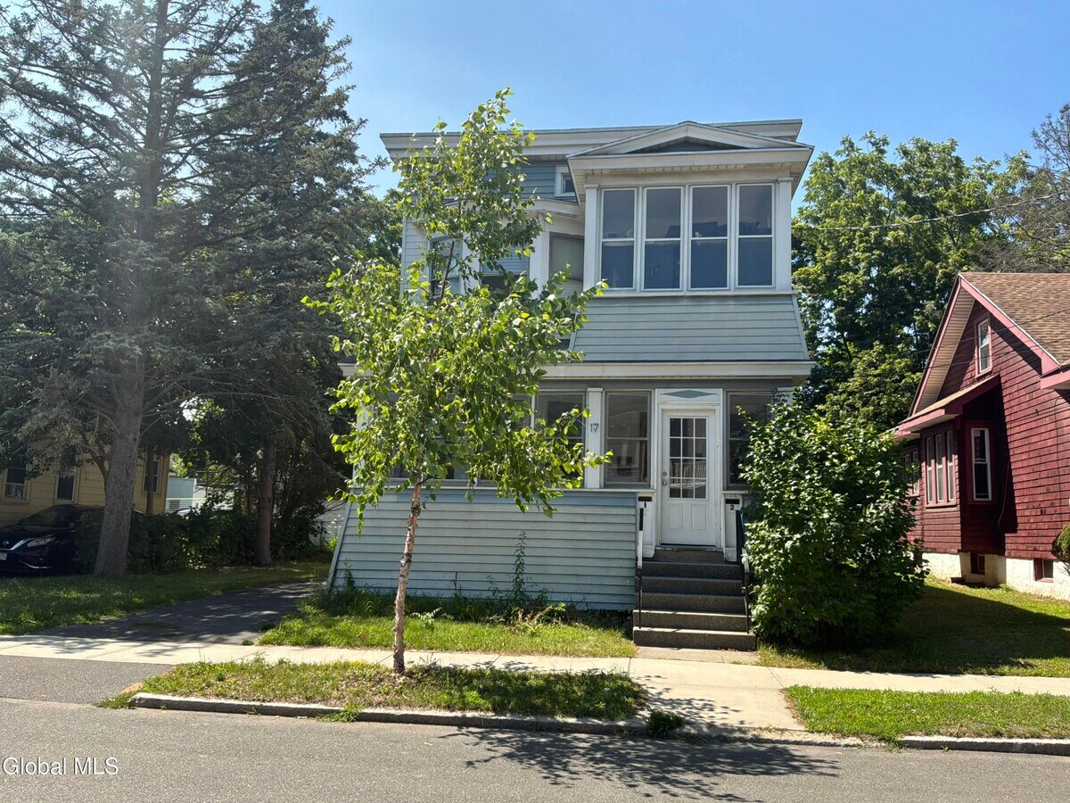 Photo - 17 Putnam St