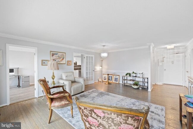 Photo - 203 Yoakum Pkwy Unidad 1206