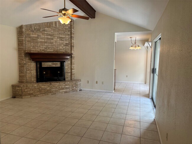 Photo - 25 N Deerfoot Cir
