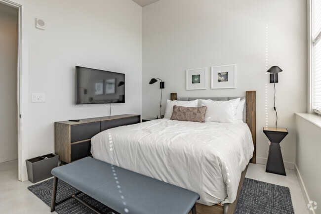 2BR, 2BA - 1220SF