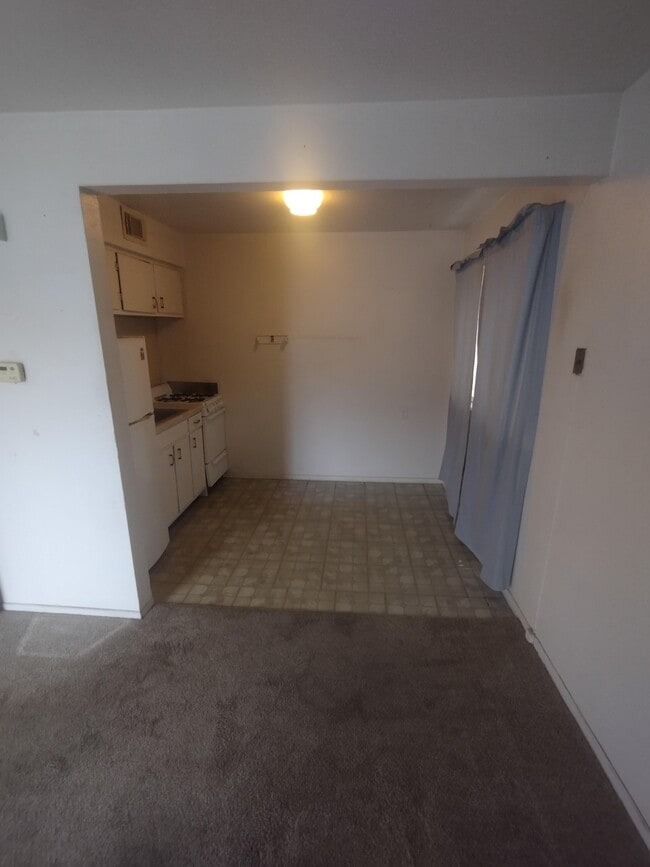 Building Photo - 2534 Telegraph Rd Unit 2534 - F