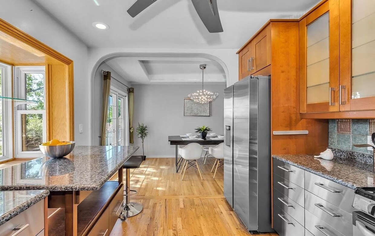 Beautiful Lakewood ranch-style home near J... - Beautiful Lakewood ranch-style home near J...