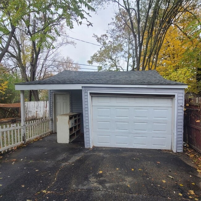 Photo - 4411 Red Arrow Rd