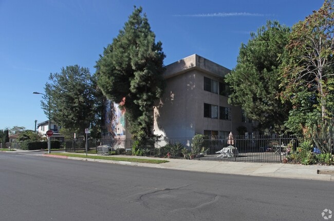 Carlota Park Apts
