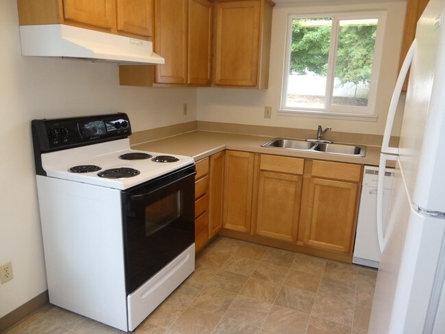 Come see this adorable Sandy Duplex!