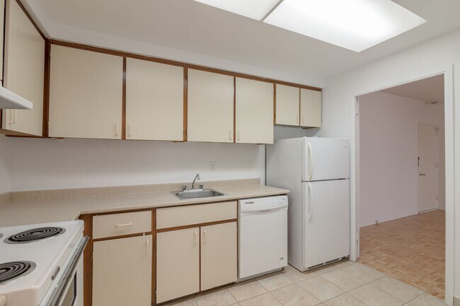 Photo - 900 Av. Rockland Unit 308