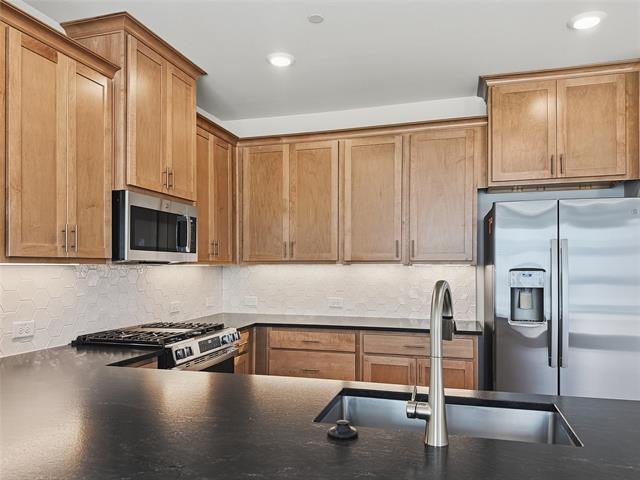 Photo - 2541 Huxley Mews