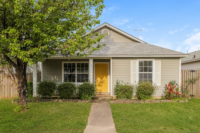 Building Photo - 117 Village Dr