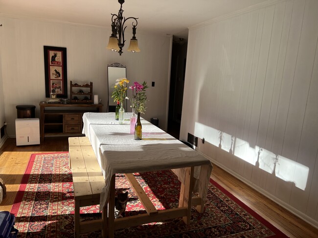 Photo - 640 Collingwood Dr