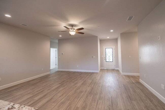 Photo - 814 N Palm St