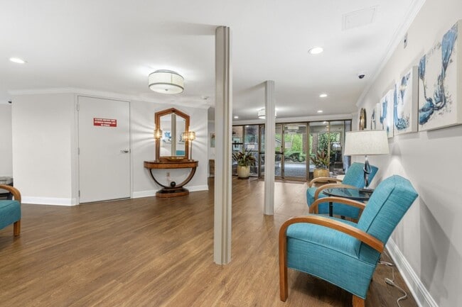 Photo - 1Bd/1Ba Edmonds Condo Unit 106