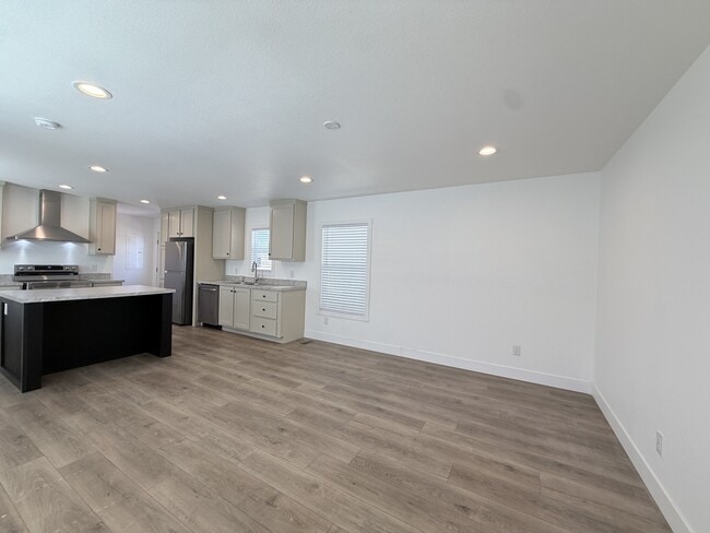 Photo - 2060 N Center St