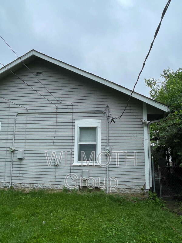 Photo - 890 N Gladstone Ave