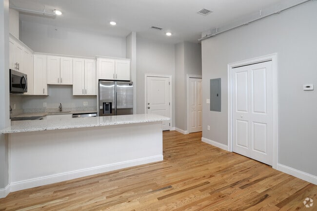 2BR, 2BA - 1,250SF - Kitchen - 20 Locust St