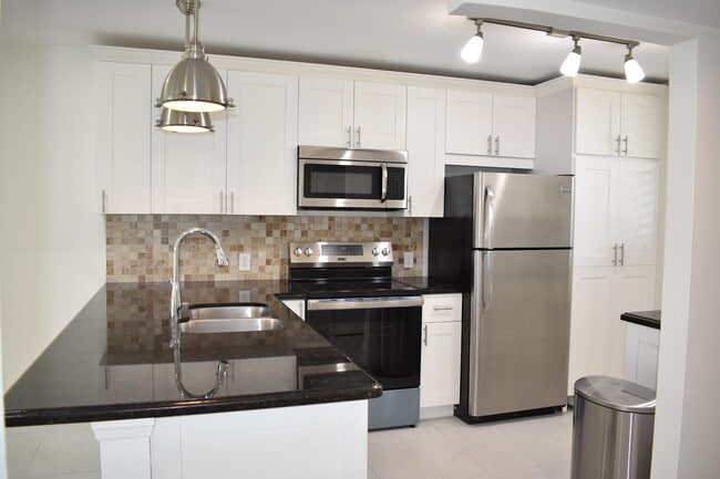 Building Photo - 4381 Trevi Ct Unit 206